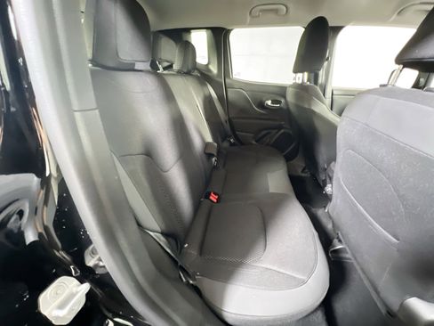 Used 2019 Jeep Renegade Altitude w/ Quick Order Package 2XM image 24