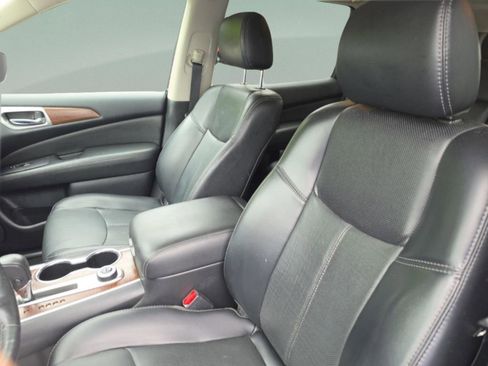 Used 2018 Nissan Pathfinder Platinum w/ Cargo Package AWD/4WD image 22