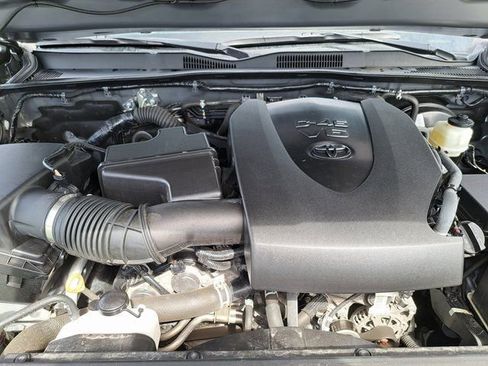 Used 2021 Toyota Tacoma SR5 RWD image 32