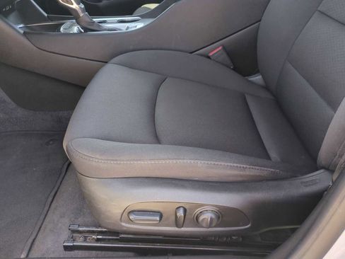 Used 2023 Chevrolet Malibu LT FWD image 19