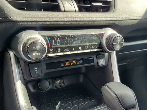 Used 2025 Toyota RAV4 XLE image 25
