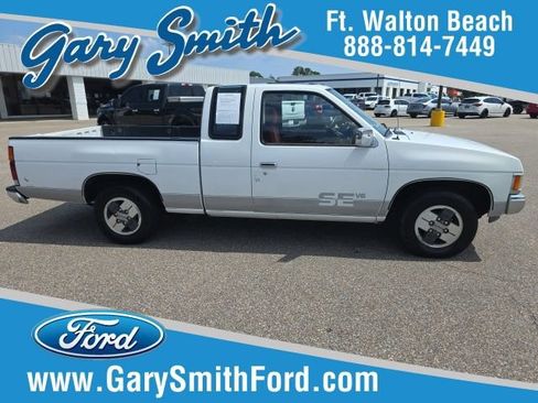 Used 1992 Nissan Pickup SE RWD image 1
