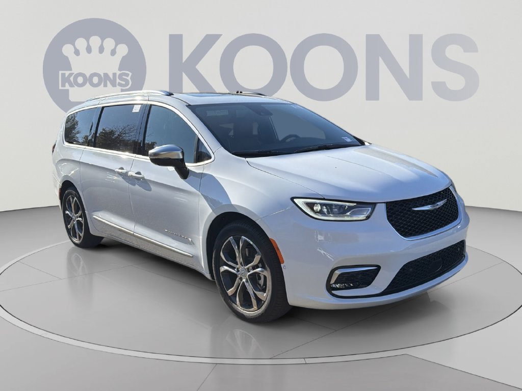 Used 2026 Chrysler Pacifica Pinnacle FWD image 10