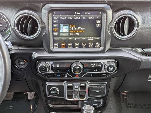 Used 2023 Jeep Wrangler Unlimited Sahara image 21