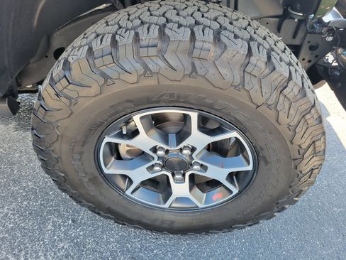 Used 2021 Jeep Wrangler Rubicon AWD/4WD image 32
