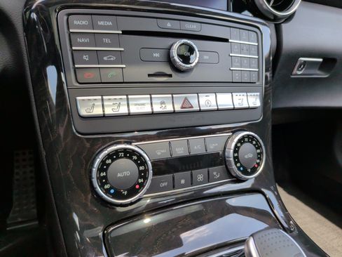 Used 2017 Mercedes-Benz SLC 43 AMG image 21