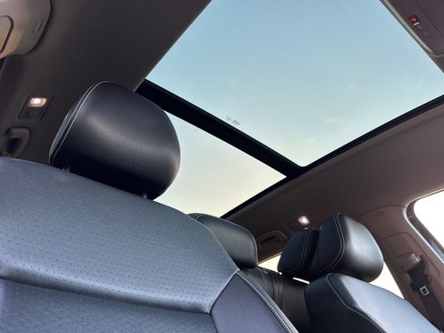 Certified 2022 Volkswagen Atlas SE image 18