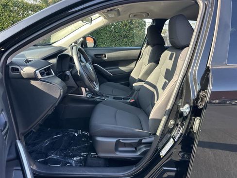 Used 2023 Toyota Corolla Cross LE image 11