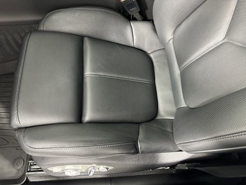 Certified 2025 Porsche Macan image 15