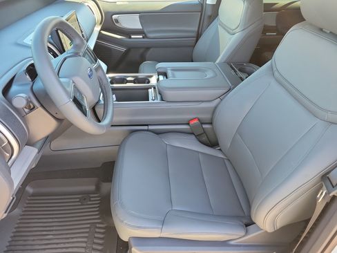 New 2026 Ford Expedition Active RWD image 9