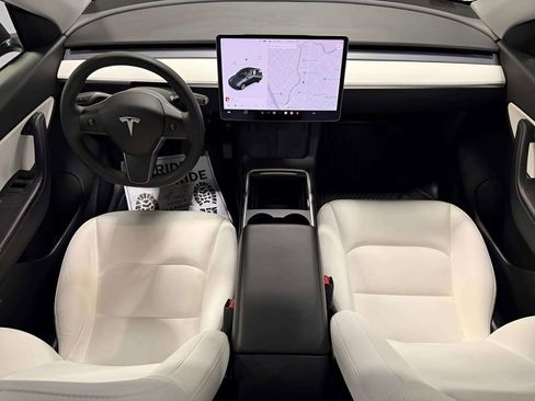 Used 2022 Tesla Model Y Long Range AWD/4WD image 31