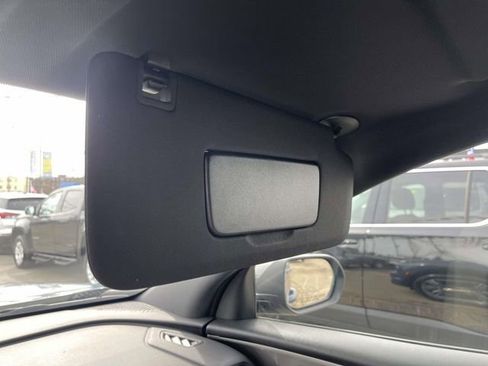 Certified 2024 Chevrolet Traverse LT image 32