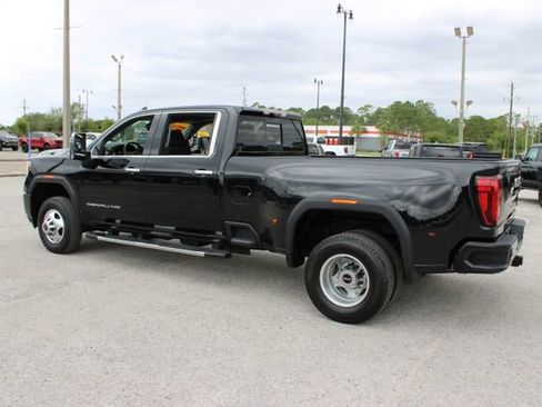Used 2022 GMC Sierra 3500 Denali w/ Denali Ultimate Package AWD/4WD image 7