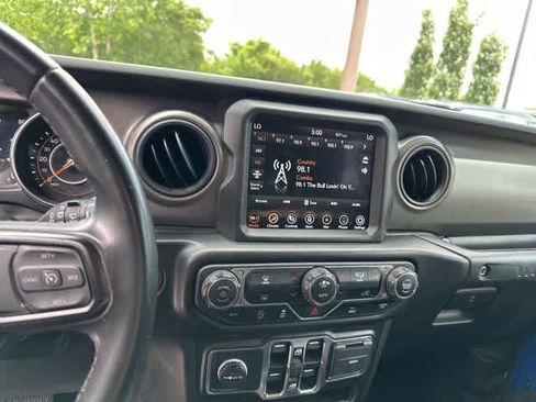 Used 2022 Jeep Wrangler Unlimited Sport AWD/4WD image 8