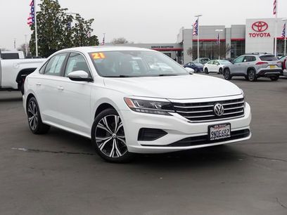 Used 2021 Volkswagen Passat 2.0T SE