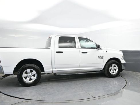 Used 2022 RAM 1500 Classic SLT AWD/4WD image 10