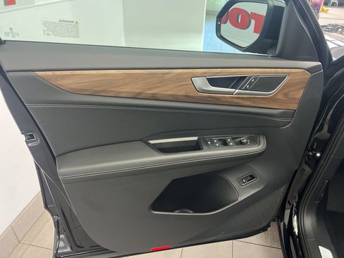 New 2026 Volkswagen Atlas SE image 8