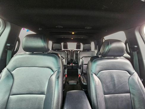Used 2016 Ford Explorer XLT w/ Equipment Group 202A AWD/4WD image 24