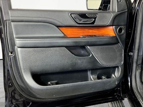Used 2019 Lincoln Navigator L Select AWD/4WD image 19