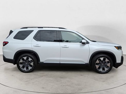 New 2026 Honda Pilot Touring image 6