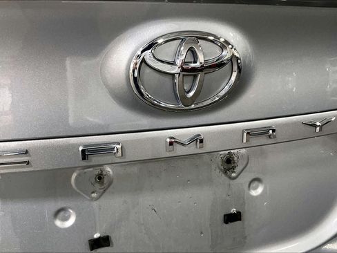 Used 2024 Toyota Camry SE FWD image 31