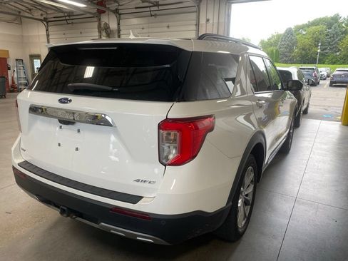 Used 2023 Ford Explorer XLT w/ Equipment Group 202A AWD/4WD image 4