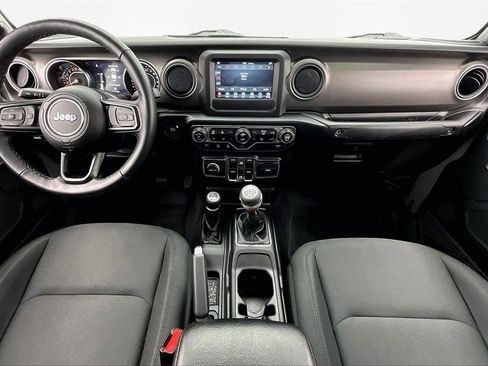 Used 2022 Jeep Gladiator Willys image 16