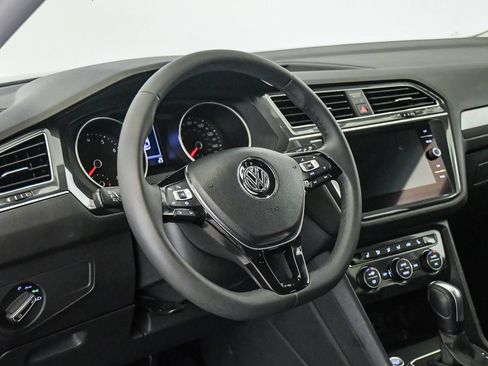 Used 2020 Volkswagen Tiguan SE FWD image 26