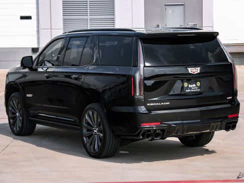 Used 2026 Cadillac Escalade V w/ LPO, Floor Liner Package image 9