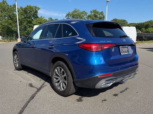 Used 2024 Mercedes-Benz GLC 300 4MATIC w/ Advanced USB Package image 5