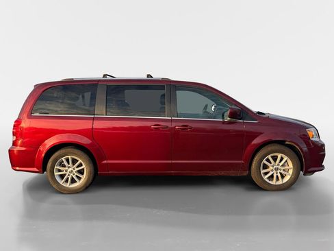 Used 2019 Dodge Grand Caravan SXT w/ Driver Convenience Group FWD image 3