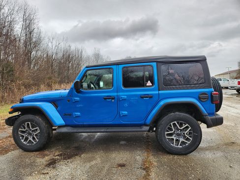 New 2025 Jeep Wrangler Sahara image 16