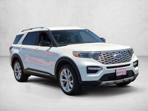 Used 2021 Ford Explorer Platinum AWD/4WD image 3
