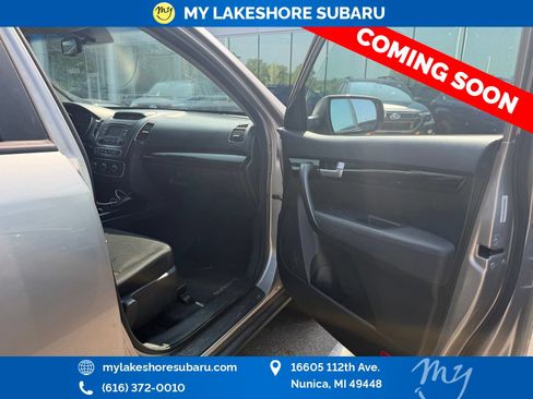 Used 2015 Kia Sorento LX AWD/4WD image 16