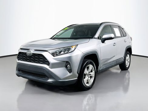 Used 2020 Toyota RAV4 XLE AWD/4WD image 10
