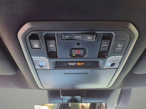 New 2025 Toyota Tundra Platinum AWD/4WD image 17