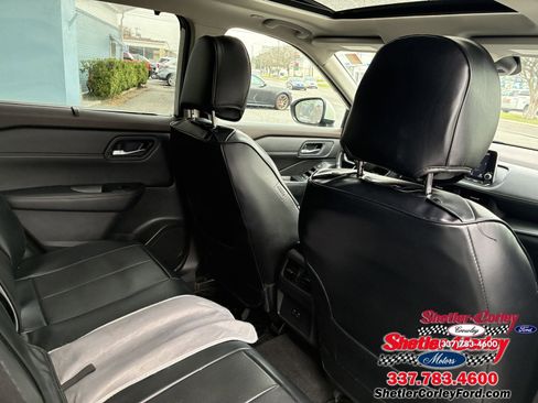 Used 2023 Nissan Rogue SV w/ SV Premium B Package FWD image 8