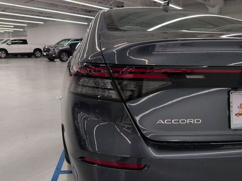 Used 2025 Honda Accord EX-L image 32