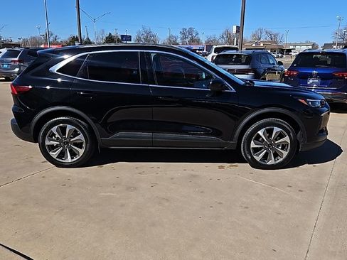 Used 2025 Ford Escape Platinum image 4