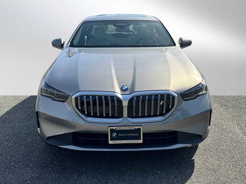 Used 2025 BMW i5 xDrive40 w/ Premium Package image 8