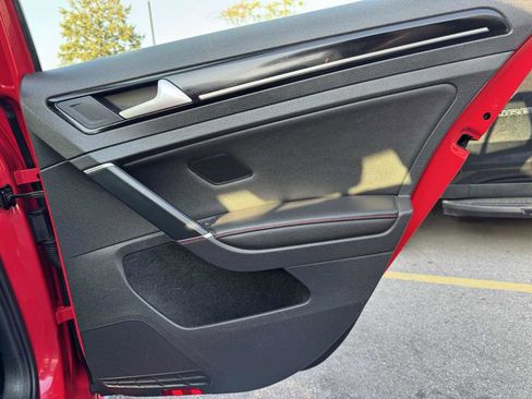 Used 2017 Volkswagen GTI Autobahn image 38