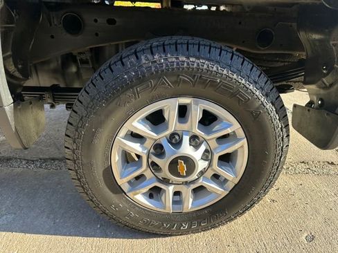 Used 2023 Chevrolet Silverado 2500 LT image 21