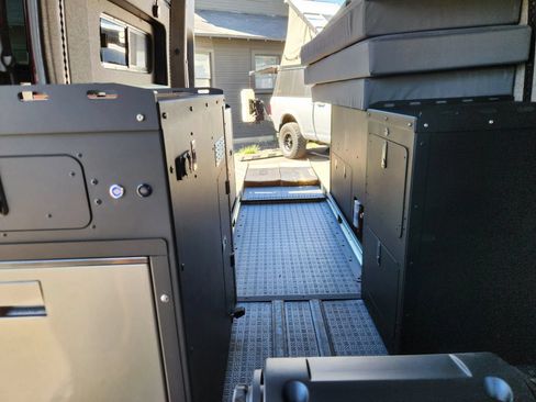 Used 2024 Mercedes-Benz Sprinter 2500 image 70