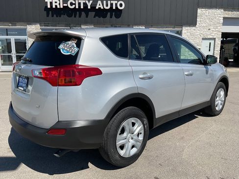 Used 2014 Toyota RAV4 LE FWD image 7