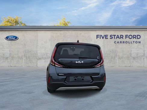 Used 2025 Kia Soul LX w/ LX Technology Package image 7