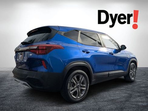 Certified 2021 Kia Seltos LX image 2