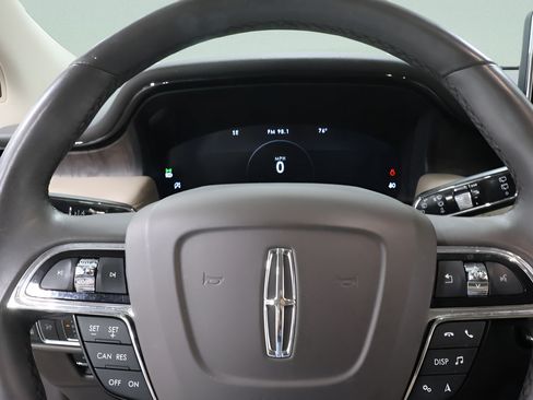 Used 2023 Lincoln Nautilus Reserve AWD/4WD image 15