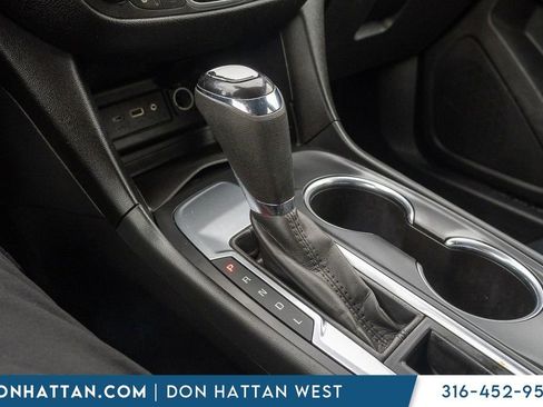 Used 2020 Chevrolet Equinox LT w/ Driver Convenience Package image 10