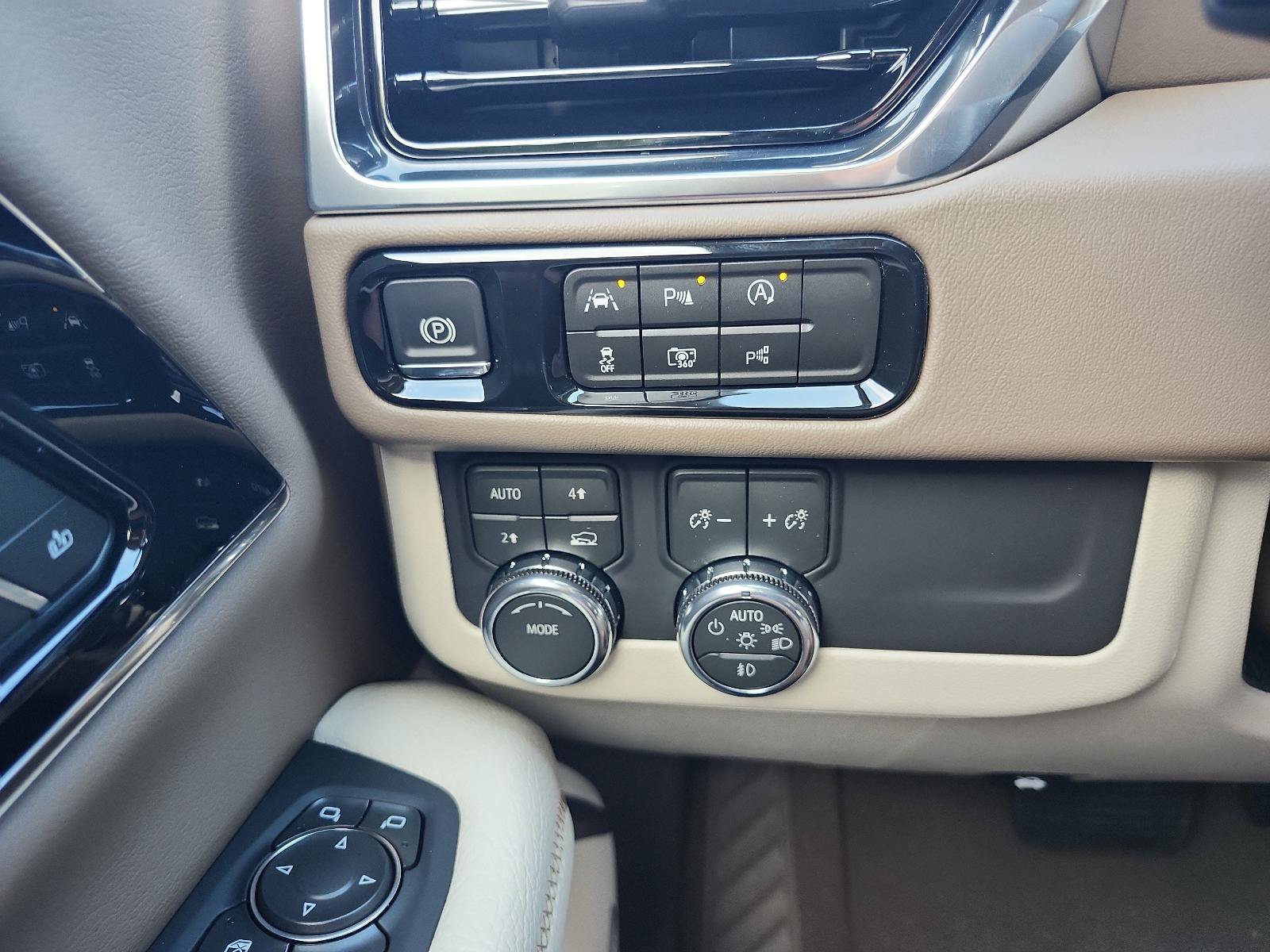 New 2027 GMC Yukon Denali w/ Sun & Power Step Package AWD/4WD image 18