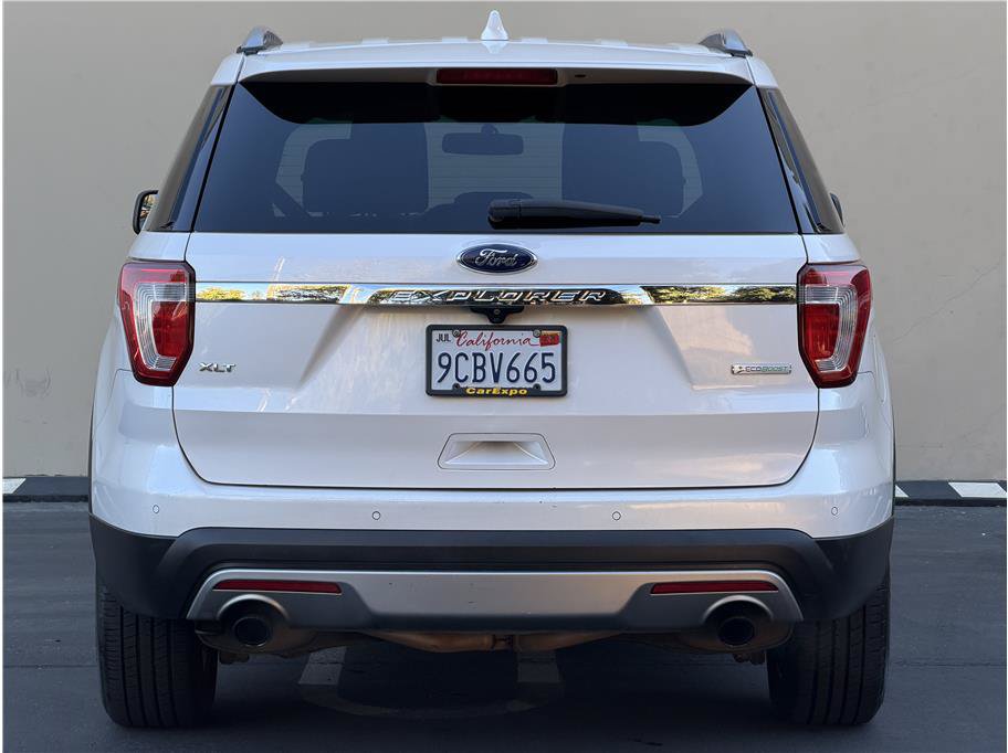 Used 2016 Ford Explorer XLT w/ Equipment Group 201A FWD image 5